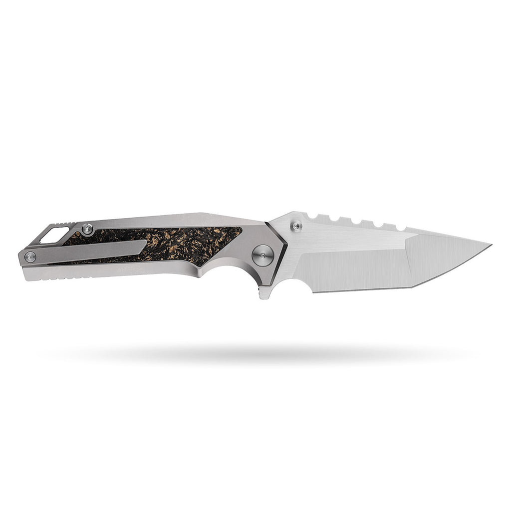 [PRE‑ORDER]BOONEFORGE Hellfire Premium EDC Fliper & Thumb Stud knife( 3.7'' Satin M390 Blade & Grey TC4 Titanium/Carbon Fiber Handle ) - BF055