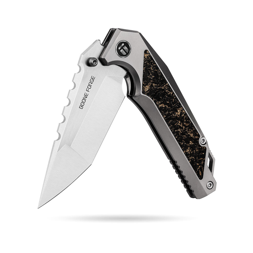 [PRE‑ORDER]BOONEFORGE Hellfire Premium EDC Fliper & Thumb Stud knife( 3.7'' Satin M390 Blade & Grey TC4 Titanium/Carbon Fiber Handle ) - BF055