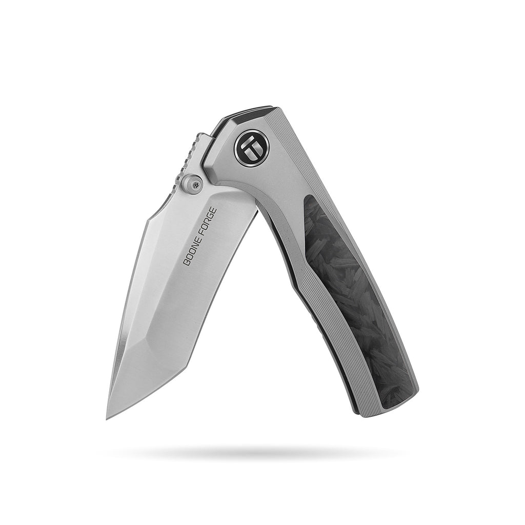 [PRE‑ORDER]BOONEFORGE Bloodfang Premium EDC Thumb stud knife ( 3.41" Bead Blasted M390 Blade & Grey TC4 Titanium/Carbon Fiber Handle) - BF007
