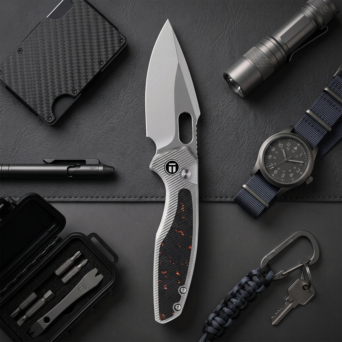 [PRE‑ORDER]BOONEFORGE Huntscar Premium EDC Button lock & Thumb hole knife ( 3.38'' Bead Blasted BÖHLER M390  Blade & Grey TC4 Titanium/Carbon Fiber Handle) - BF008